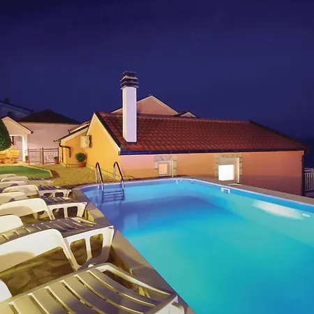 Apartment Stunning Apartment In Podaca With Kitchen Podaca