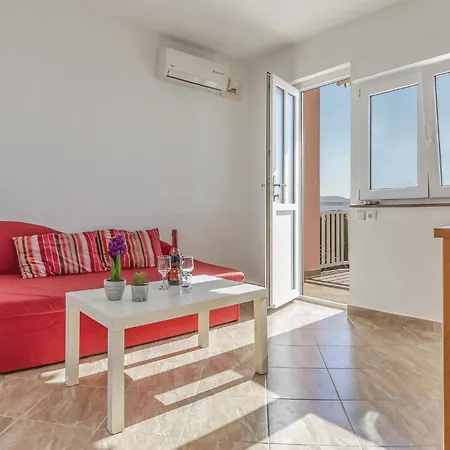 Stunning In With Kitchen Appartement Podaca