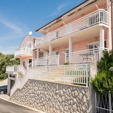 Stunning Apartment In Podaca With Kitchen